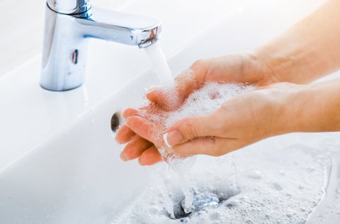 Landlæknir leggur ríka áherslu á handþvott vegna COVID-19 faraldsins.