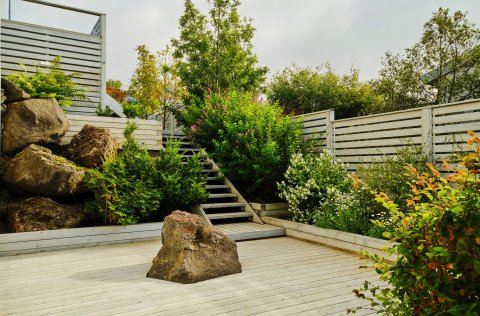 Frá verðlaunagarði í Haukalind.