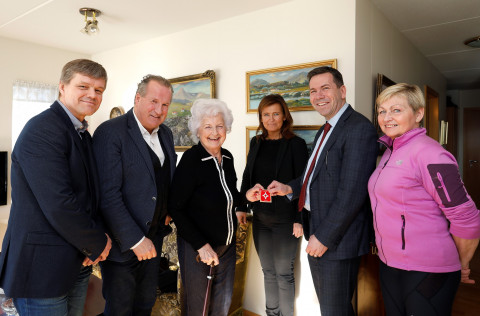 Á myndinni eru frá vinstri: Jóhann Grétarsson og Jóhann R. Benediktsson frá Curron, Þórunn Erna Þór…