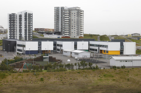 Hörðuvallaskóli er fjölmennandi skólinn í Kópavogi.