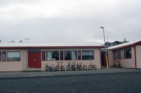 Tvær lausar kennslustofur við Smáraskóla