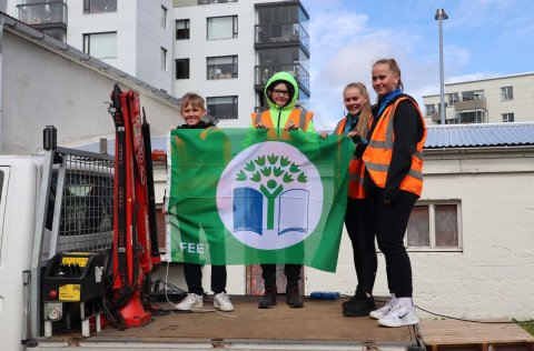 Vinnuskóli Kópavogs hlaut alþjóðlega viðurkenningu Skóla á grænni grein í áttunda sinn.