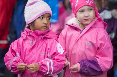 Stúlkur frá Kópahvoli sem tóku þátt í gjörningnum Líf/Leaf.