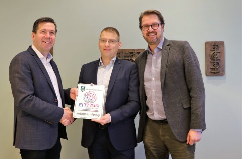 Ármann Kr. Ólafsson, bæjarstjóri, Erling Freyr Guðmundsson framkvæmdastjóri Gagnaveitu Reykjavíkur …