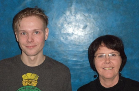 Atli Þórarinsson ásamt Bjarneyju Magnúsdóttur leikskólastjóra.