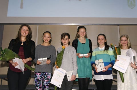 Verðlaun voru veitt við hátíðlega athöfn á ljóðahátíð Jóns úr Vör sem haldin var í Salnum fyrr í da…