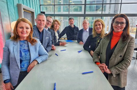 Fulltrúar stofnenda Markaðsstofu höfuðborgarsvæðisins, f.v. Rósa Guðbjartsdóttir, bæjarstjóri Hafna…