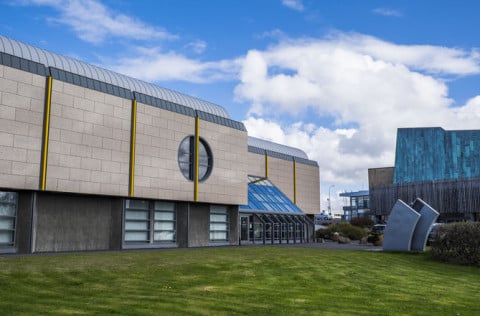 Gerðarsafn og Salurinn eru á meðal menningarhúsa Kópavogsbæjar.