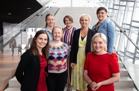 Á myndinni eru frá vinstri: Katrín Jakobsdóttir forsætisráðherra, Aino Freyja Järvelä forstöðumaður…