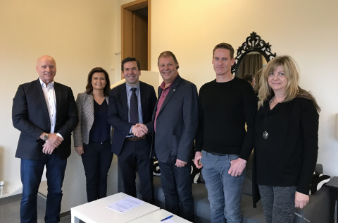 Á myndinni eru frá vinstri: Aðalsteinn Sigfússon sviðsstjóri velferðarsviðs Kópavogs, Theodóra S. Þ…