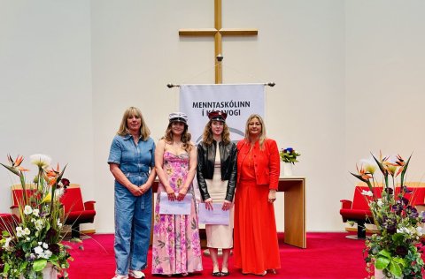 Elísabet Sveinsdóttir, forseti bæjarstjórnar Kópavogs, Una Karen Guðmundsdóttir,  Tinna Sædís Ægisd…