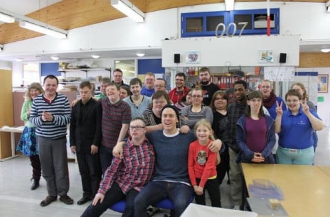 Starfsmenn og skjólstæðingar Örva ásamt Jóni Jónssyni