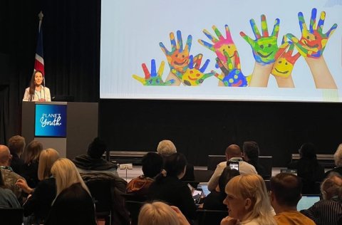 Amanda Karima heldur erindi á ráðstefnu Planet Youth.