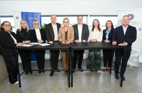 Inga Sæland, mennta- og barnamálaráðherra, Heiða Björg Hilmisdóttir borgarstjóri, Ásdís Kristjánsdó&hellip;
