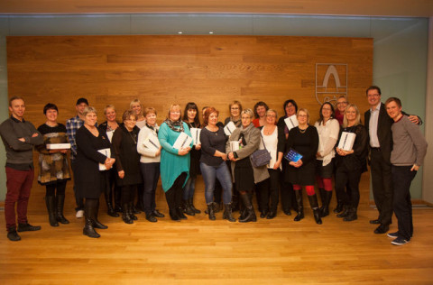 Fulltrúar leikskólanna með spjaldtölvurnar