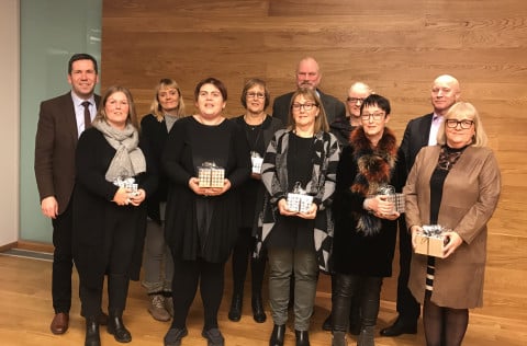 Starfsmenn Kópavogsbæjar sem áttu 25 ára starfsaafmæli heiðraðir fyrir störf sín í þágu bæjarins. Á…