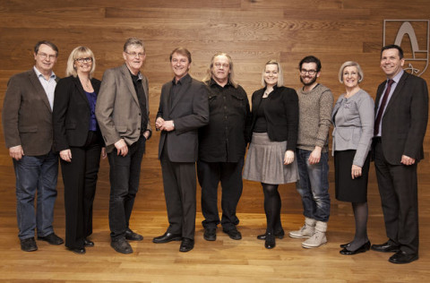 Ný stjórn ásamt bæjarstjóra.