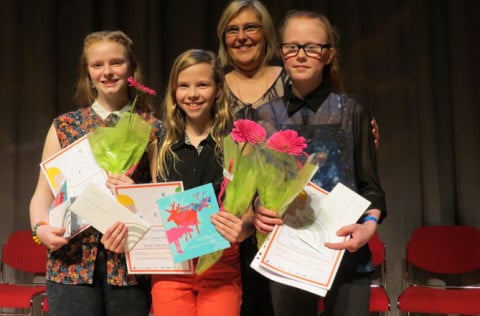 Glaðbeittir sigurvegarar stóru upplestrarkeppninnar 2014.