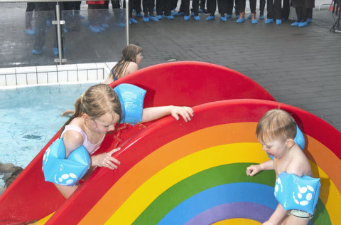 Líf og fjör í sundlaug Kópavogs