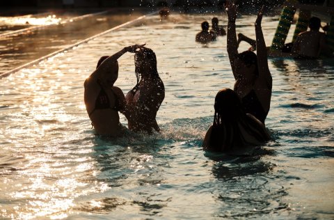 Sundlaugapartý í Kópavogslaug.