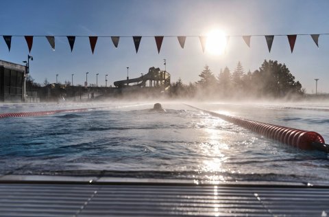 Sundlaugar í Kópavogi loka vegna heitavatnsleysis.