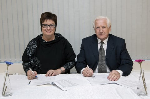 Guðrún Pálsdóttir bæjarstjóri og Guðmundur Hallvarðsson, formaður Sjómannadagsráðs.