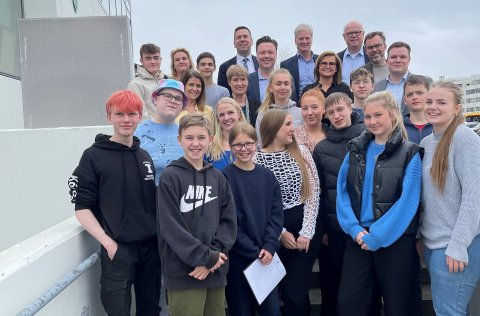 Fulltrúar úr ungmennaráði, barnaþing og Bæjarstjórn Kópavogs.