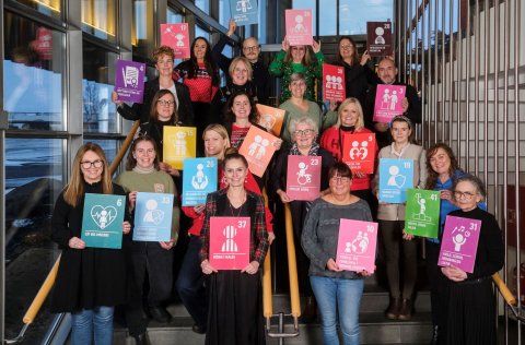 Fulltrúar UNICEF, grunnskóla, leikskóla, frístundar og félagsmiðstöðva að lokinni undirritun ásamt …