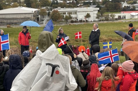 Frá vígslu Vinalundar í Fossvogsdal.