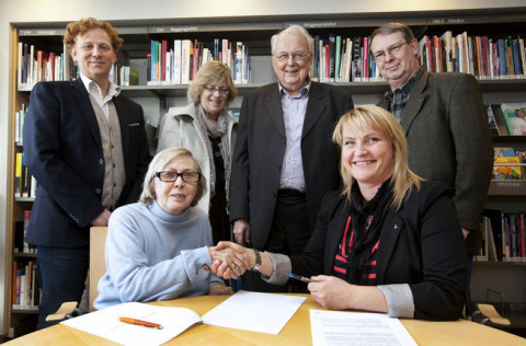 Á myndinni eru: Bragi Björnsson lögfræðingur, Helga Reinhardsdóttir, Jón Þór Þórhallsson, Hrafn A.H…